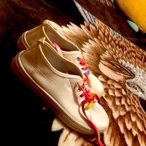 I’m selling some shoes that are fully white with rainbow laces